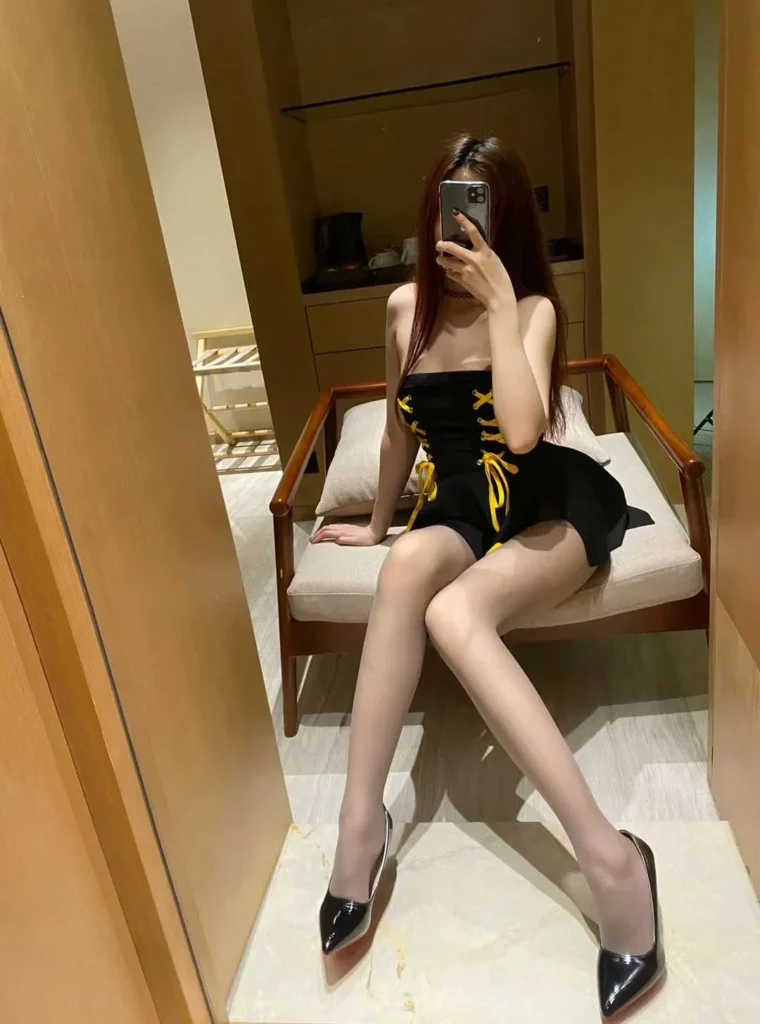 提袜少女 – 朋友圈收费系列套图&视频